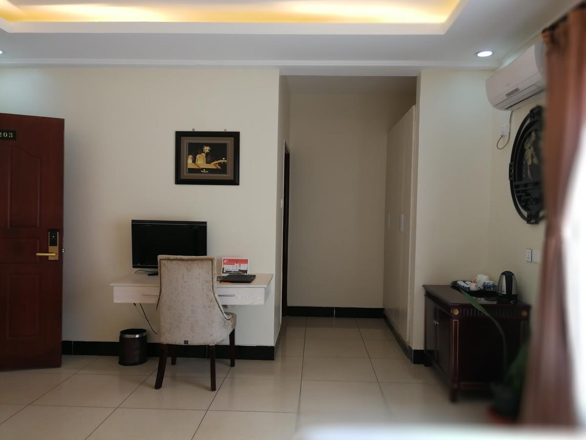 Nanjing Restaurant & Motel Kampala Ngoại thất bức ảnh